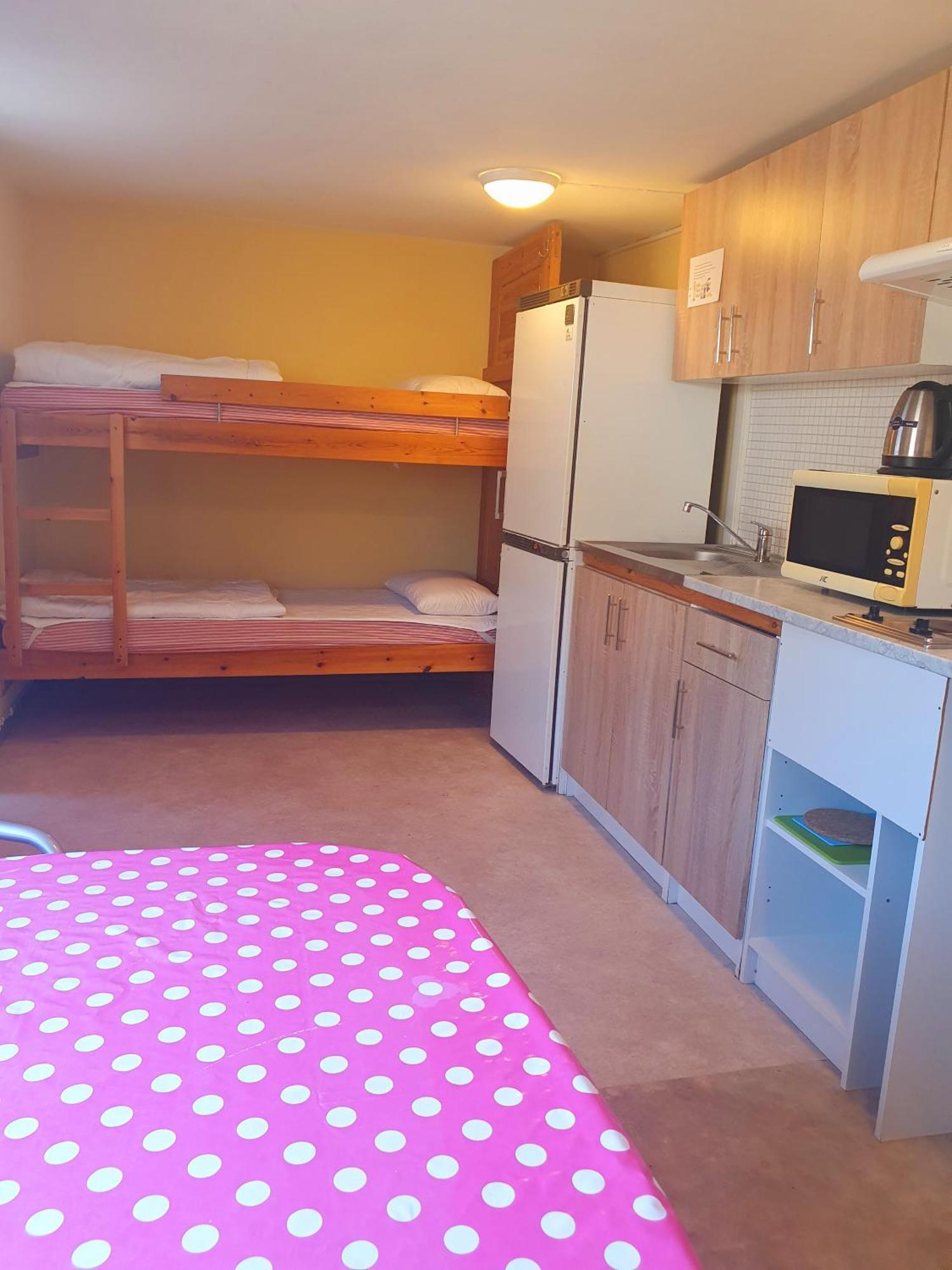 Motel E4 Kolmarden Apartments And Cottages מראה חיצוני תמונה